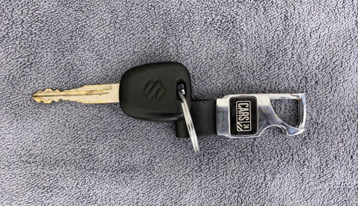 2018 Maruti Celerio VXI CNG, CNG, Manual, 38,117 km, Key Close Up