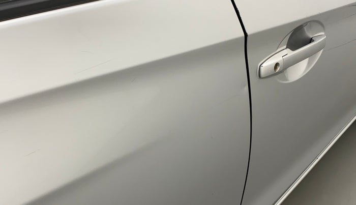 2014 Honda Amaze 1.2L I-VTEC S, Petrol, Manual, 46,599 km, Right rear door - Slightly dented