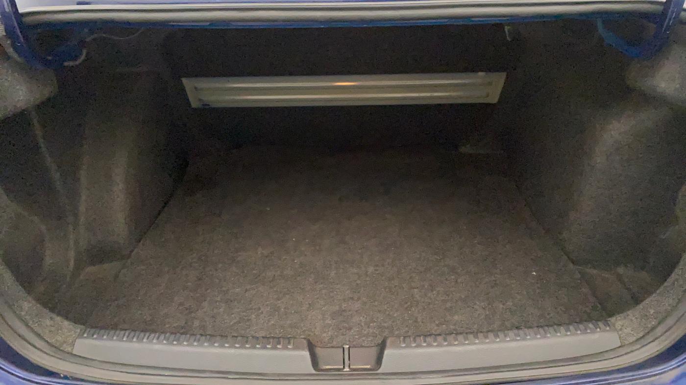 2012 Volkswagen Vento HIGHLINE 1.6 MPI, Petrol, Manual, 93,393 km, Boot Inside