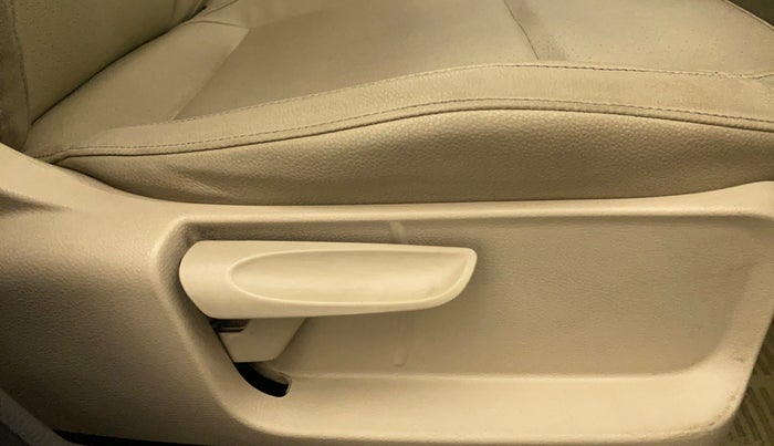 2012 Volkswagen Vento HIGHLINE 1.6 MPI, Petrol, Manual, 93,393 km, Driver Side Adjustment Panel