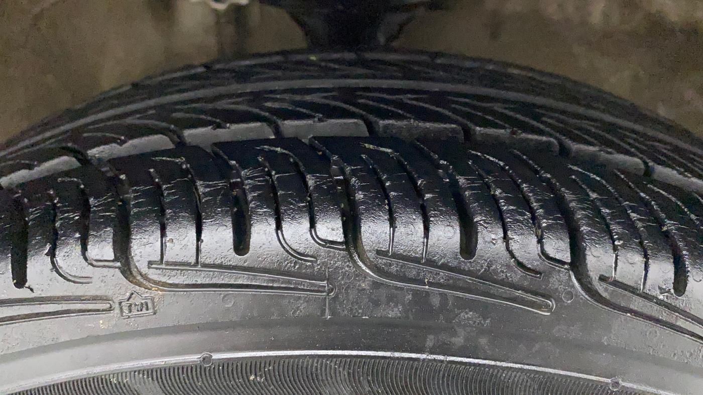 2014 Maruti Alto K10 VXI, Petrol, Manual, 46,531 km, Right Front Tyre Tread