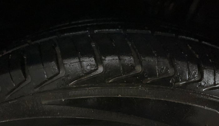 2019 Datsun Redi Go A, Petrol, Manual, 28,989 km, Right Front Tyre Tread