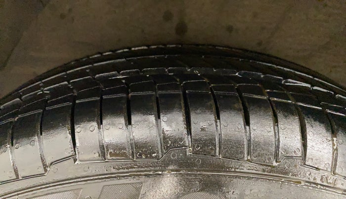 2014 Hyundai i20 MAGNA 1.4 CRDI, Diesel, Manual, 54,063 km, Right Rear Tyre Tread