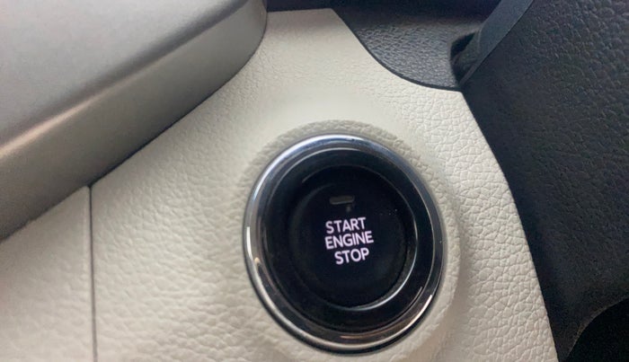 2023 Mahindra XUV300 W8 (O) 1.2 PETROL AMT, Petrol, Automatic, 18,366 km, Keyless Start/ Stop Button