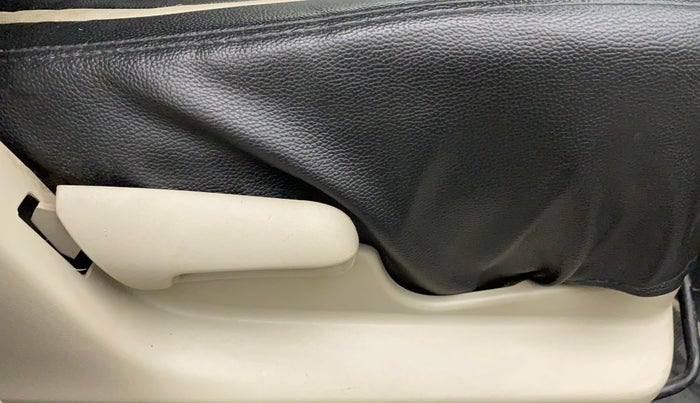 2018 Maruti Celerio ZXI, CNG, Manual, 1,00,388 km, Driver Side Adjustment Panel