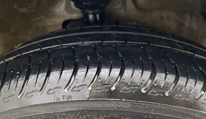 2018 Maruti Celerio ZXI, CNG, Manual, 1,00,388 km, Right Front Tyre Tread
