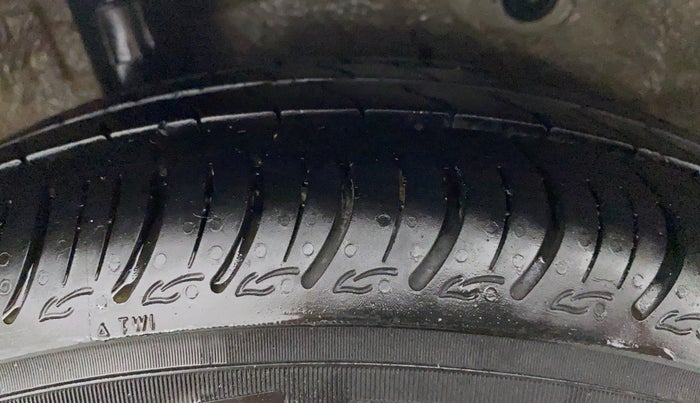 2018 Maruti Celerio ZXI, CNG, Manual, 1,00,388 km, Right Rear Tyre Tread