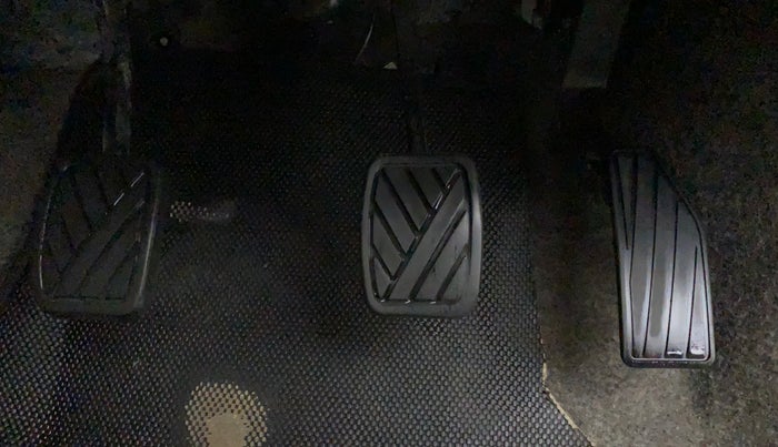 2018 Maruti Celerio ZXI, CNG, Manual, 1,00,388 km, Pedals