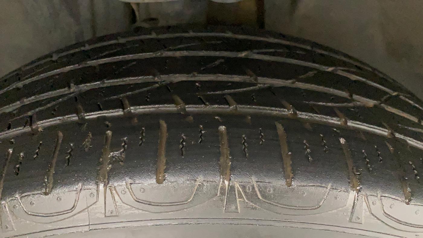 2019 Jeep Compass LIMITED 1.4 PETROL AT, Petrol, Automatic, 46,444 km, Right Front Tyre Tread