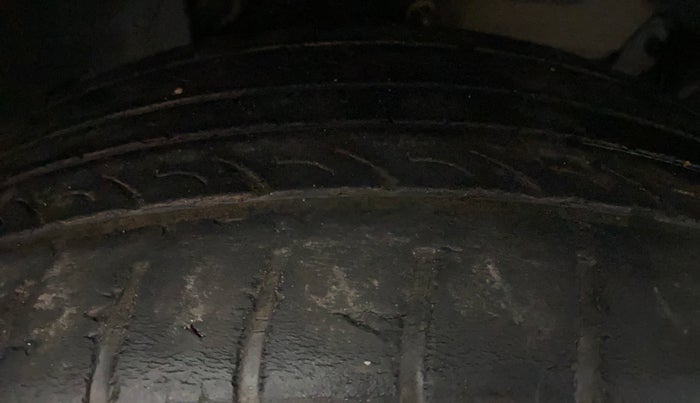 2013 Renault Duster 110 PS RXZ DIESEL, Diesel, Manual, 81,336 km, Right Front Tyre Tread