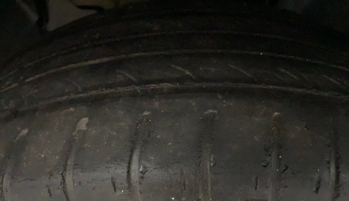 2013 Renault Duster 110 PS RXZ DIESEL, Diesel, Manual, 81,336 km, Left Front Tyre Tread