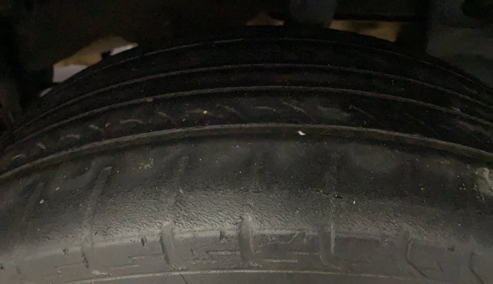 2013 Renault Duster 110 PS RXZ DIESEL, Diesel, Manual, 81,336 km, Left Rear Tyre Tread