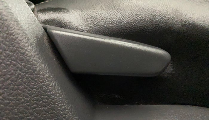 2013 Renault Duster 110 PS RXZ DIESEL, Diesel, Manual, 81,336 km, Driver Side Adjustment Panel