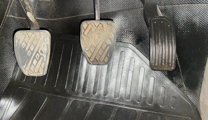 2015 Datsun Go Plus T, Petrol, Manual, 96,121 km, Pedals