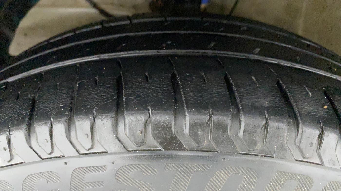 2019 Maruti XL6 ALPHA AT SHVS, Petrol, Automatic, 41,746 km, Left Front Tyre Tread
