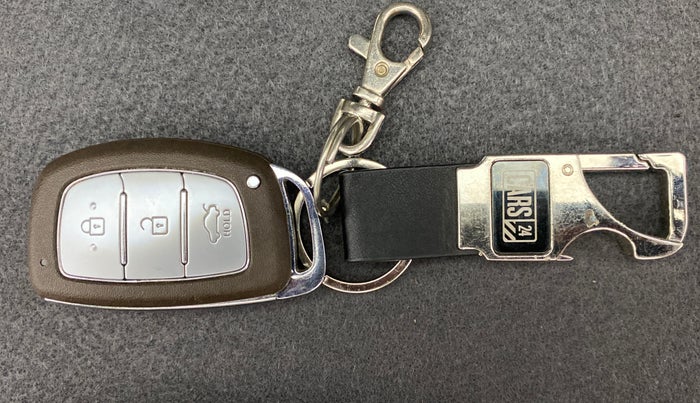 2020 Hyundai GRAND I10 NIOS Asta Petrol, Petrol, Manual, 19,256 km, Key Close Up