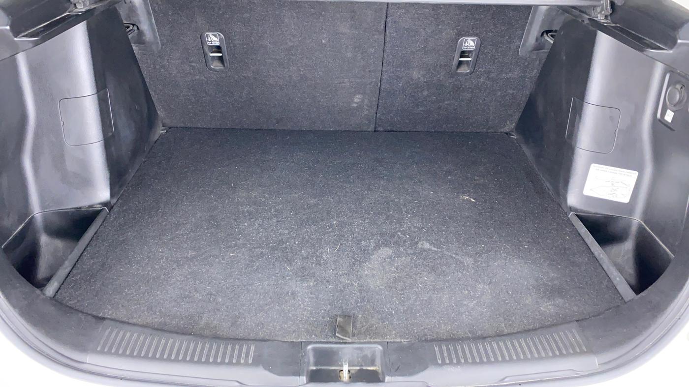 2017 Maruti S Cross ALPHA SHVS, Diesel, Manual, 38,780 km, Boot Inside