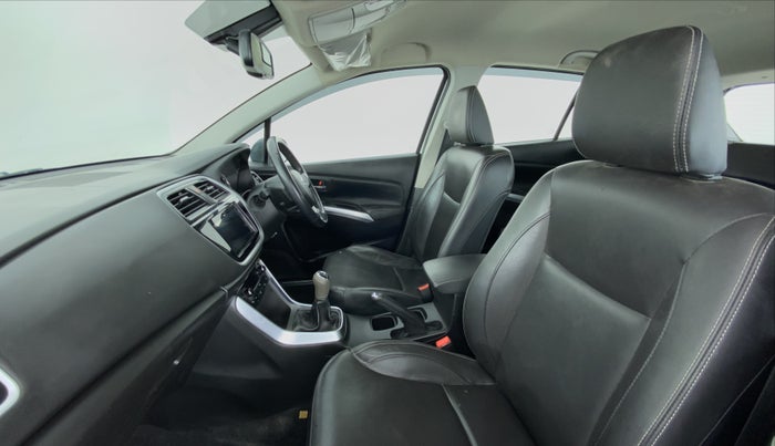 2017 Maruti S Cross ALPHA SHVS, Diesel, Manual, 38,780 km, Right Side Front Door Cabin
