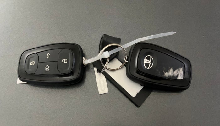 2024 Tata TIGOR XZA Plus iCNG , CNG, Automatic, 23,568 km, Key Close Up