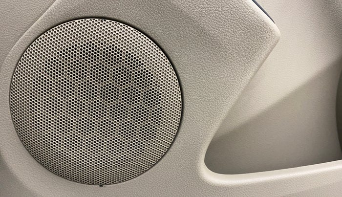 2014 Nissan Terrano XV D THP 110 PS, Diesel, Manual, 1,19,078 km, Speaker