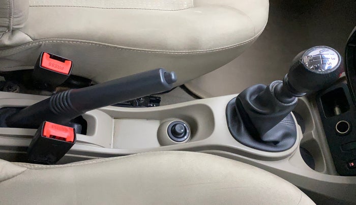 2014 Nissan Terrano XV D THP 110 PS, Diesel, Manual, 1,19,078 km, Gear Lever