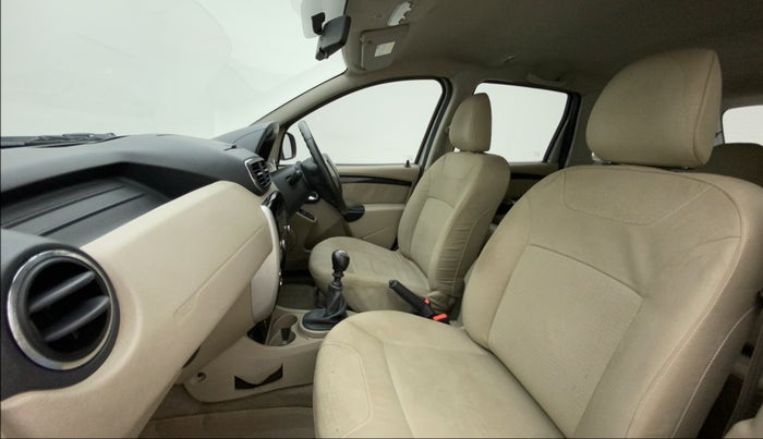 2014 Nissan Terrano XV D THP 110 PS, Diesel, Manual, 1,19,078 km, Right Side Front Door Cabin