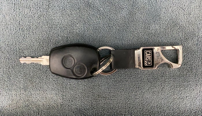 2014 Nissan Terrano XV D THP 110 PS, Diesel, Manual, 1,19,078 km, Key Close Up