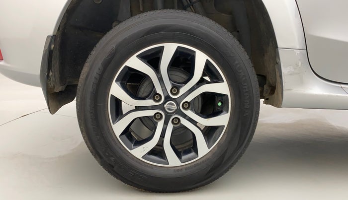 2014 Nissan Terrano XV D THP 110 PS, Diesel, Manual, 1,19,078 km, Right Rear Wheel