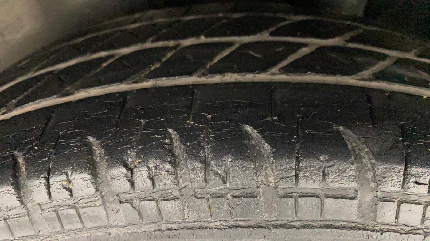 2011 Maruti Swift VXI, Petrol, Manual, 86,282 km, Left Rear Tyre Tread