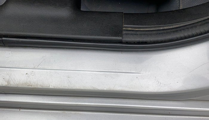 2016 Maruti Baleno ZETA PETROL 1.2, Petrol, Manual, 71,616 km, Left running board - Minor scratches