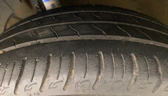 2016 Maruti Baleno ZETA PETROL 1.2, Petrol, Manual, 71,616 km, Left Front Tyre Tread