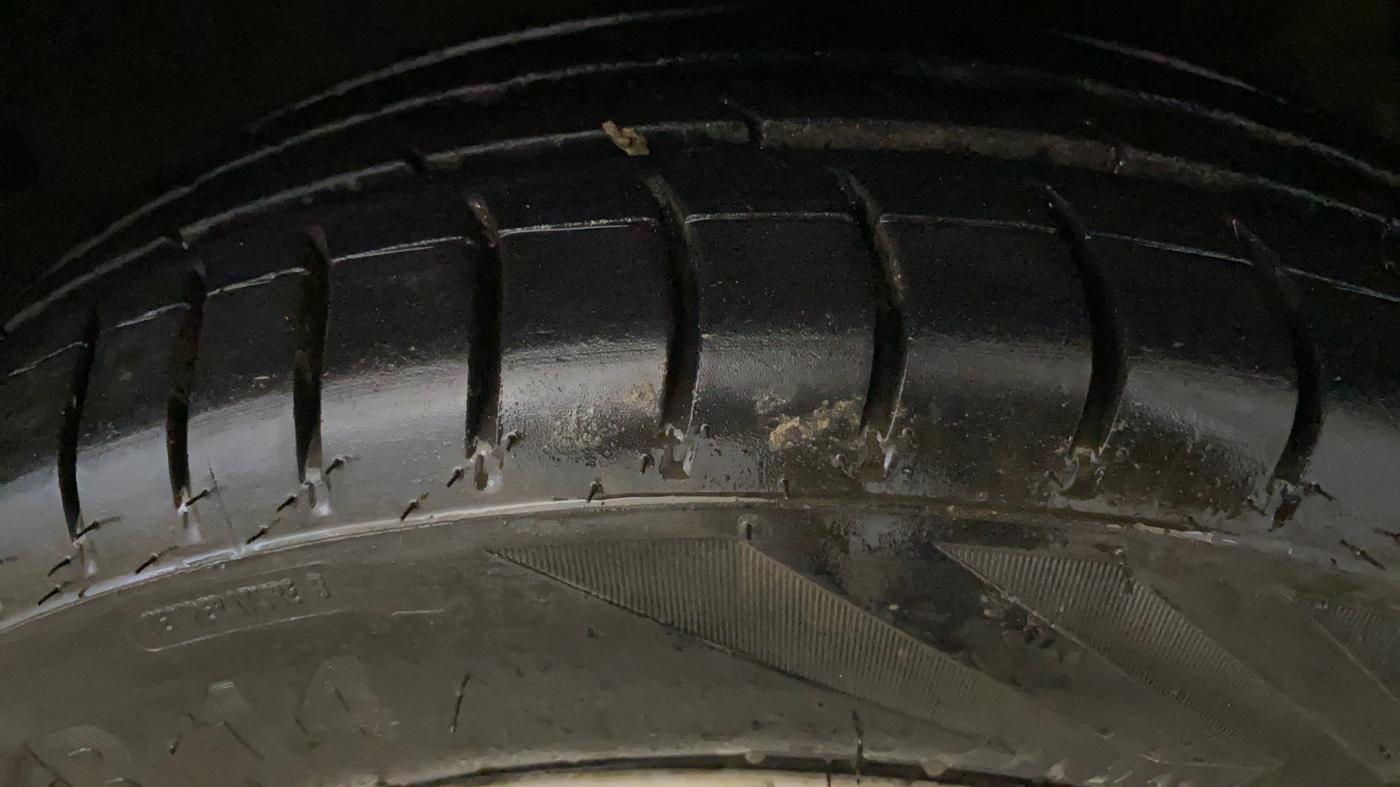 2014 Hyundai i20 MAGNA 1.2, Petrol, Manual, 58,604 km, Right Front Tyre Tread