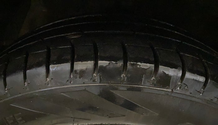 2014 Hyundai i20 MAGNA 1.2, Petrol, Manual, 57,529 km, Left Front Tyre Tread