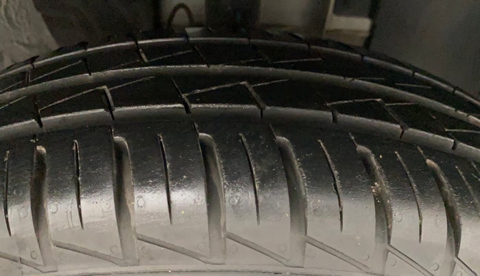 2022 Renault Kwid RXL 1.0, Petrol, Manual, 4,073 km, Right Front Tyre Tread