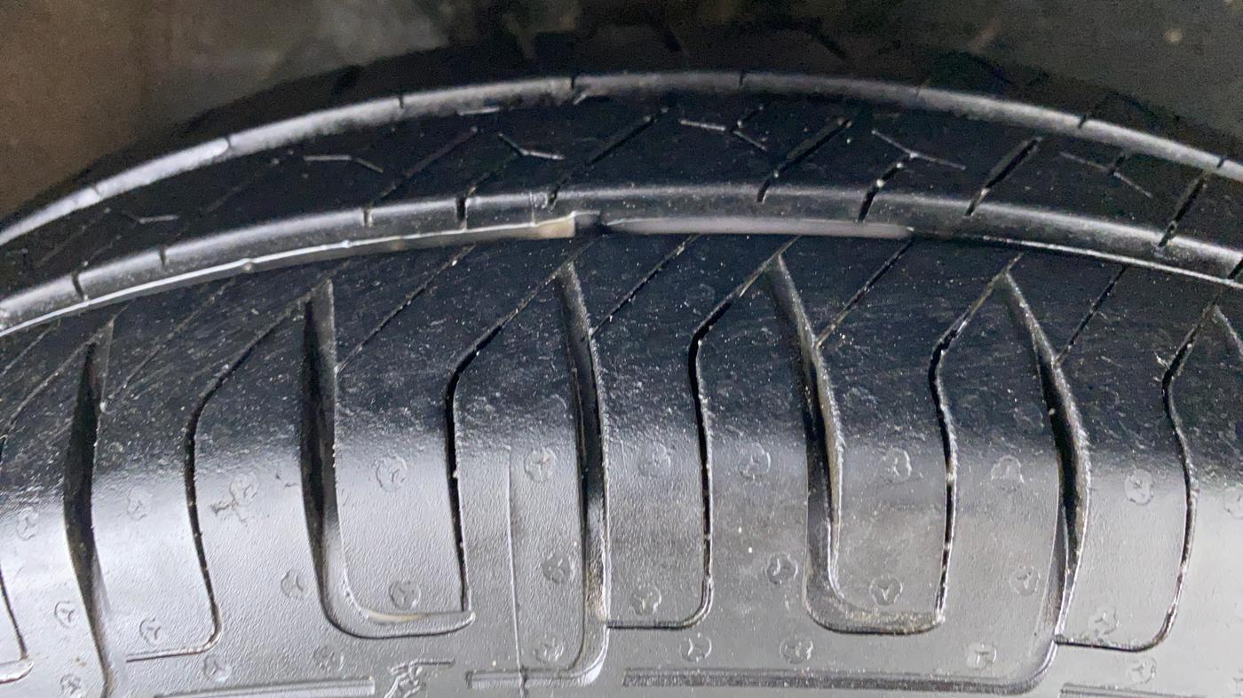 2009 Maruti Swift Dzire VXI 1.3, Petrol, Manual, 22,827 km, Right Front Tyre Tread