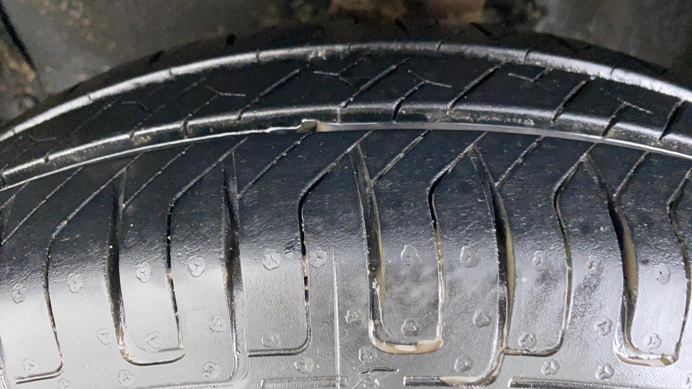 2009 Maruti Swift Dzire VXI 1.3, Petrol, Manual, 22,827 km, Left Front Tyre Tread