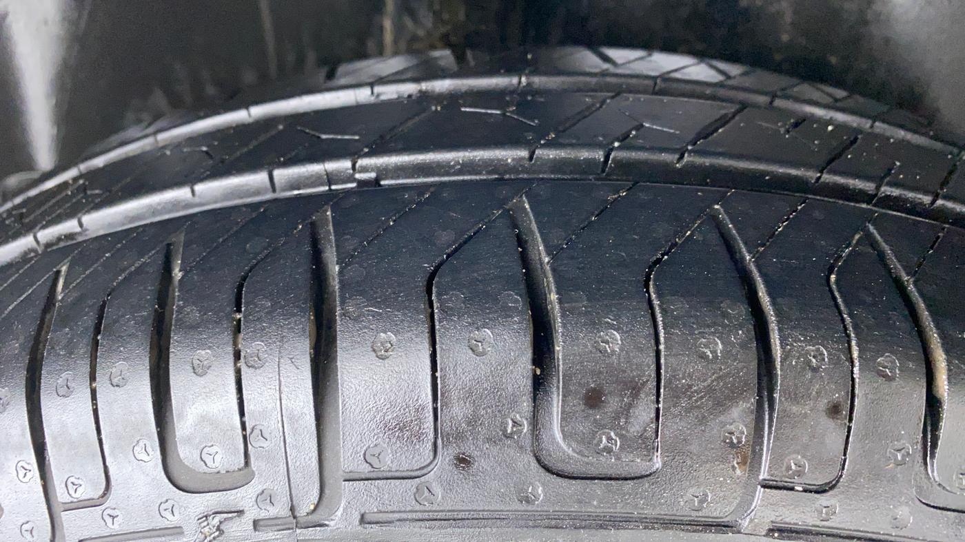 2009 Maruti Swift Dzire VXI 1.3, Petrol, Manual, 22,827 km, Right Rear Tyre Tread
