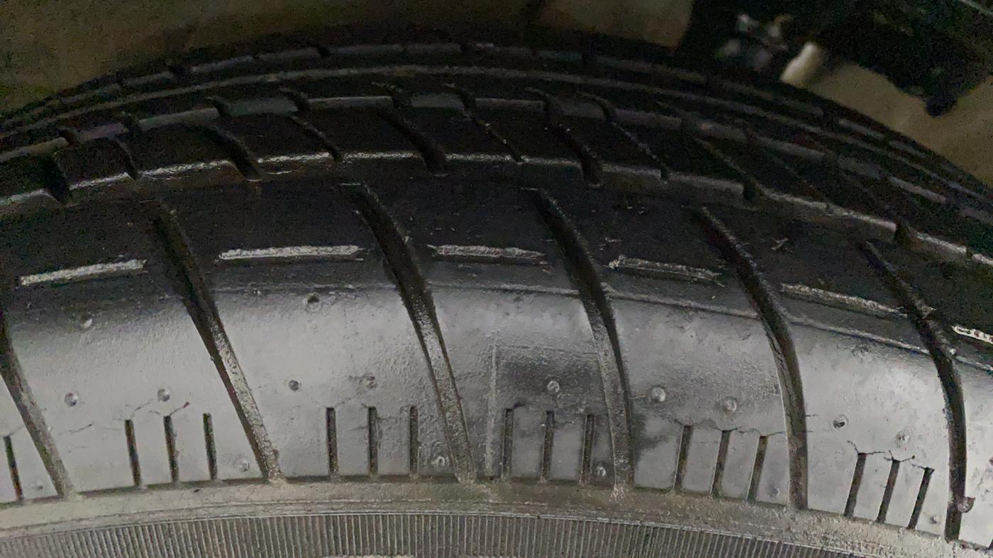 2016 Maruti Ritz ZXI, Petrol, Manual, 18,212 km, Right Rear Tyre Tread
