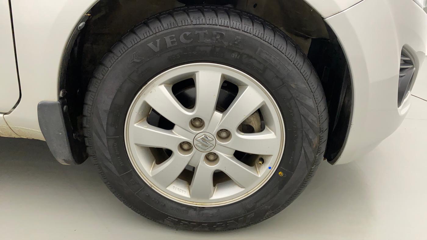 2016 Maruti Ritz ZXI, Petrol, Manual, 18,212 km, Right Front Wheel