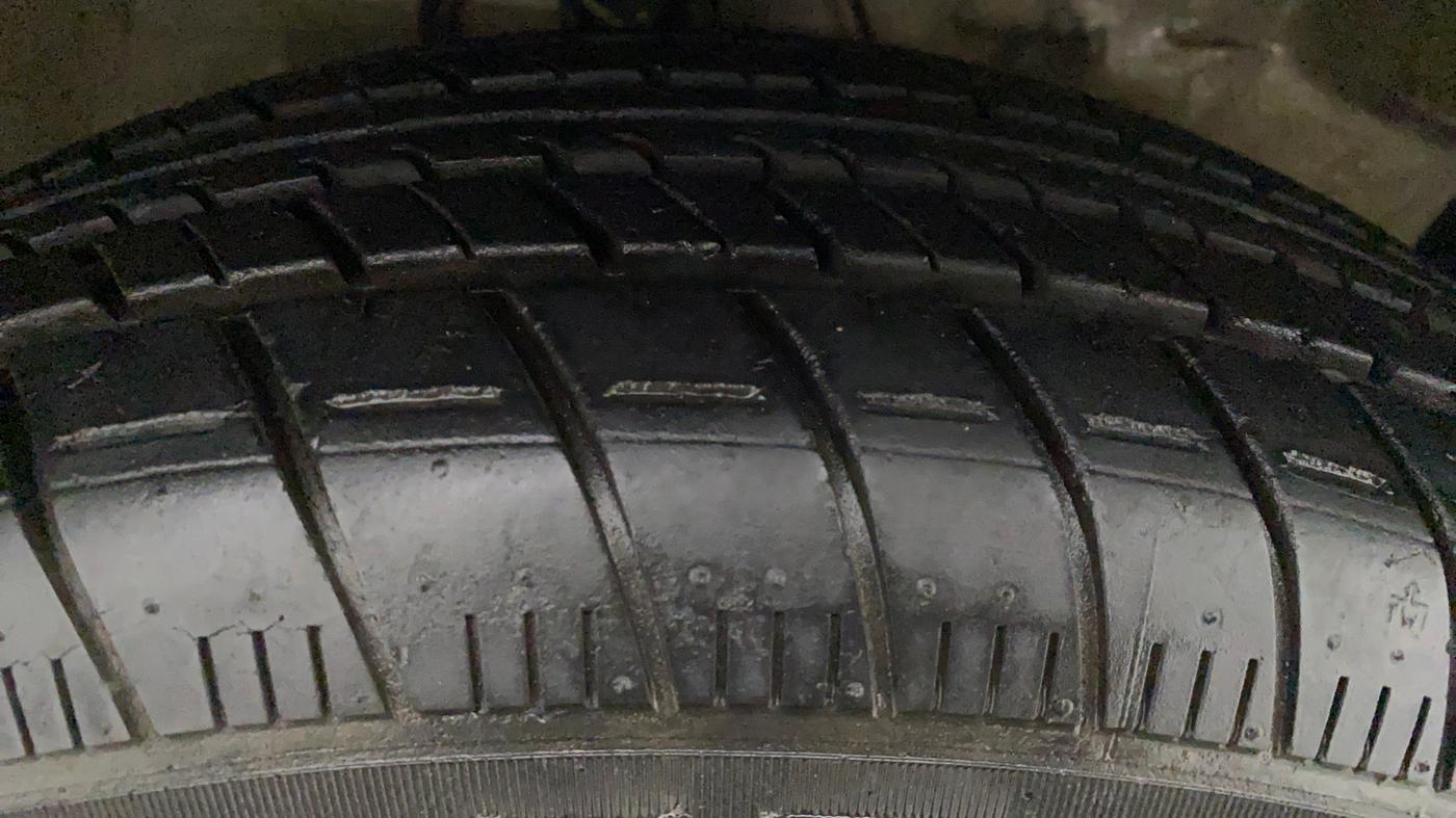 2016 Maruti Ritz ZXI, Petrol, Manual, 18,212 km, Right Front Tyre Tread
