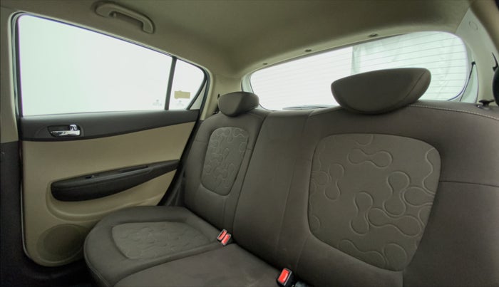 2010 Hyundai i20 ASTA 1.2, Petrol, Manual, 39,910 km, Right Side Rear Door Cabin