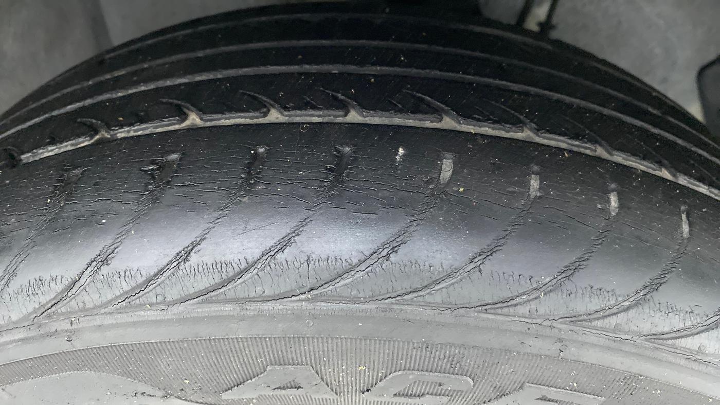 2010 Hyundai i20 ASTA 1.2, Petrol, Manual, 39,910 km, Right Front Tyre Tread