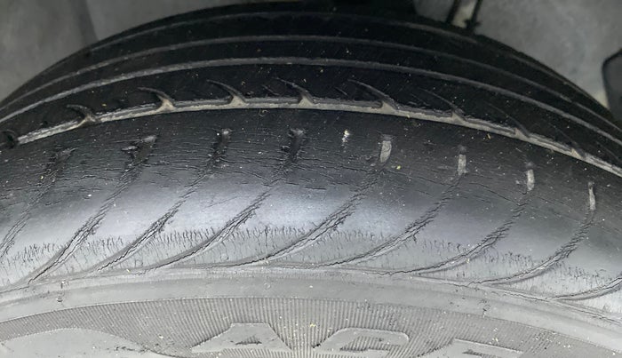 2010 Hyundai i20 ASTA 1.2, Petrol, Manual, 39,910 km, Right Front Tyre Tread