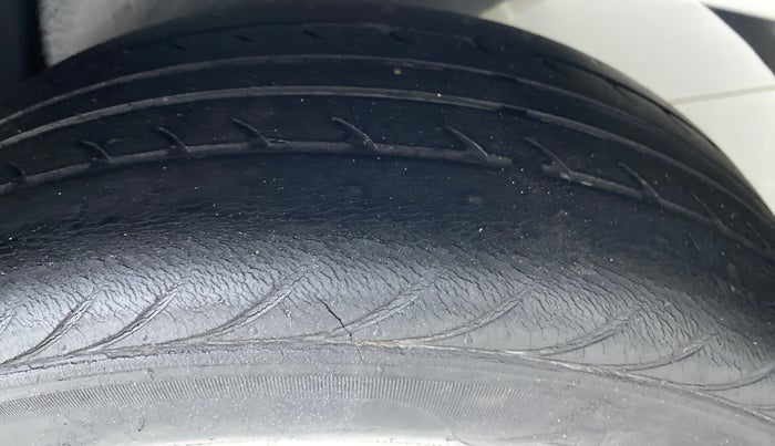 2010 Hyundai i20 ASTA 1.2, Petrol, Manual, 39,910 km, Left Rear Tyre Tread