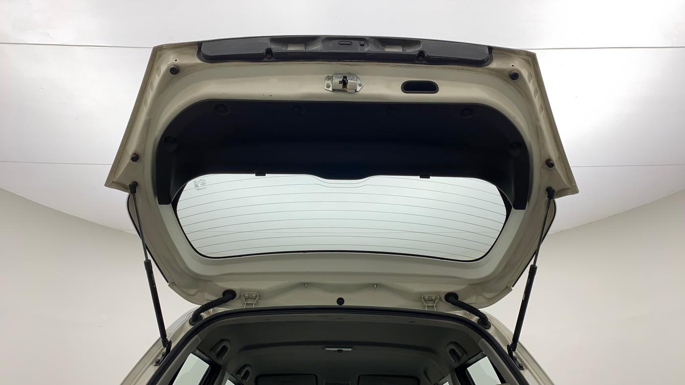 2014 Maruti Swift ZDI, Diesel, Manual, 1,13,644 km, Boot Door Open