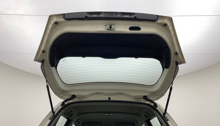 2014 Maruti Swift ZDI, Diesel, Manual, 1,13,644 km, Boot Door Open