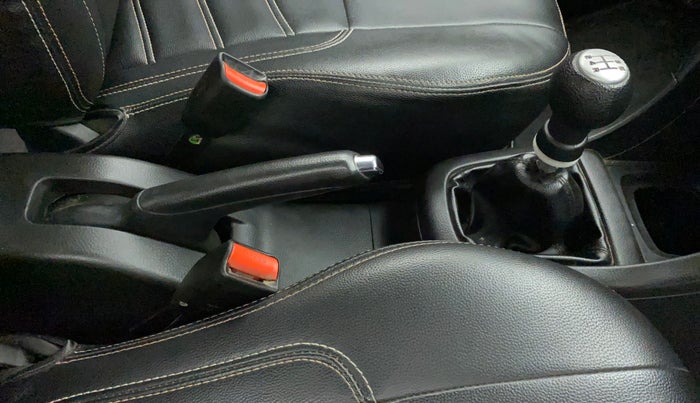 2014 Maruti Swift ZDI, Diesel, Manual, 1,13,644 km, Gear Lever