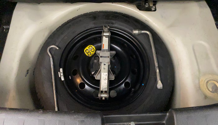 2014 Maruti Swift ZDI, Diesel, Manual, 1,13,644 km, Spare Tyre