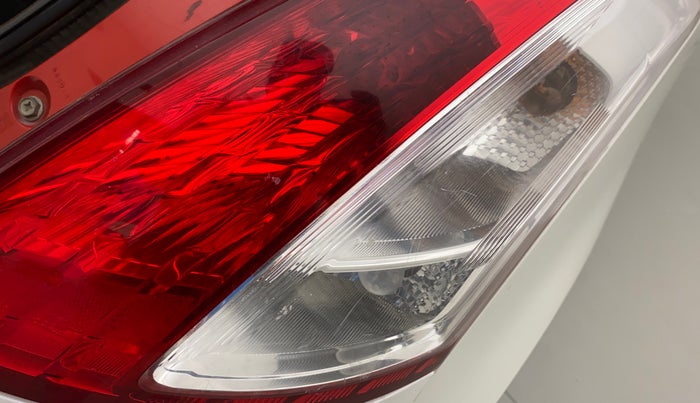 2014 Maruti Swift ZDI, Diesel, Manual, 1,13,644 km, Right tail light - Minor scratches