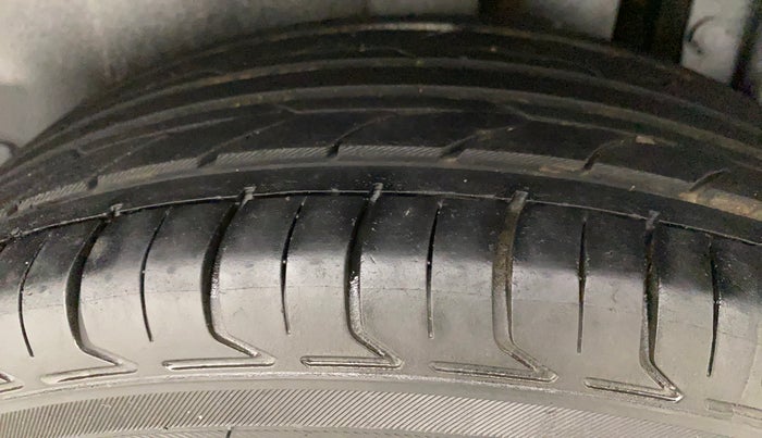 2014 Maruti Swift ZDI, Diesel, Manual, 1,13,644 km, Left Rear Tyre Tread